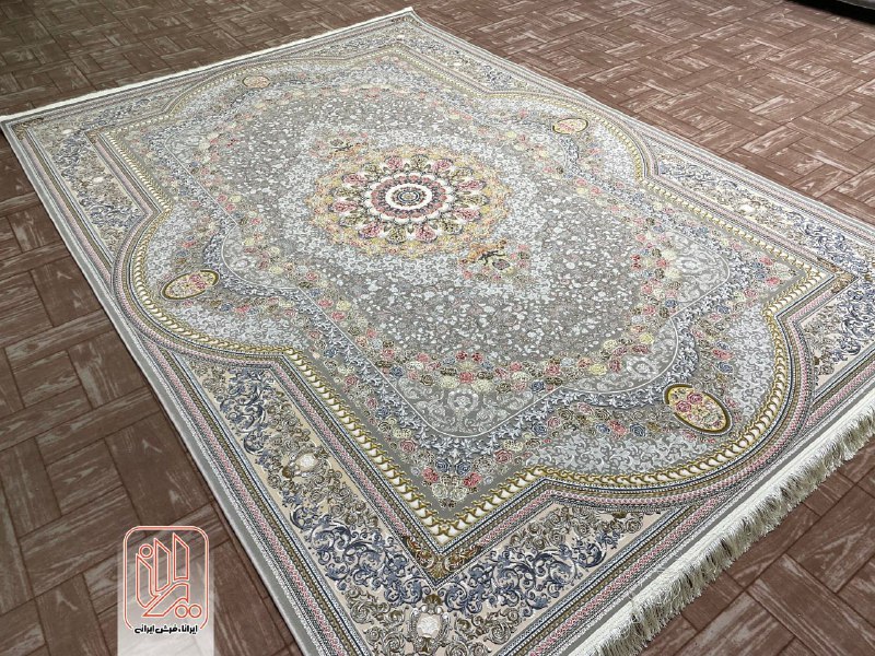 گیشا نقره ای