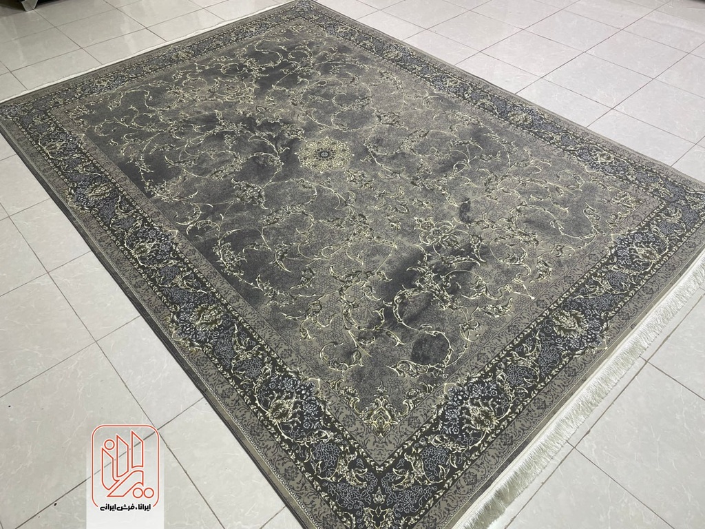 آنام نقره ای