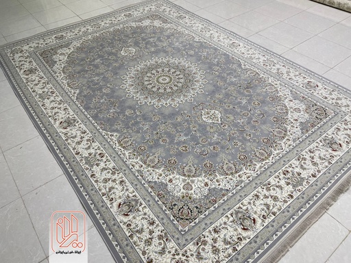 نایین نقره ای